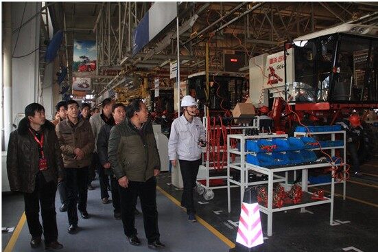 零距离感受精彩雷沃，心飞扬共享财富人生